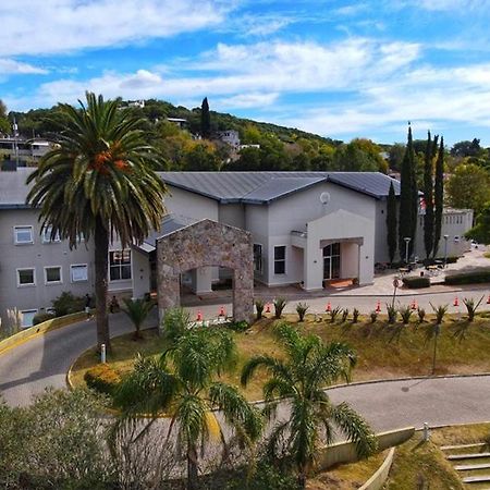 Howard Johnson Rio Ceballos Hotel Y Casino Eksteriør billede