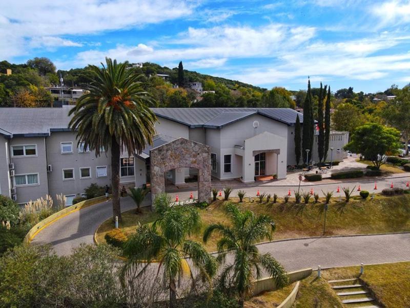 Howard Johnson Rio Ceballos Hotel Y Casino Eksteriør billede